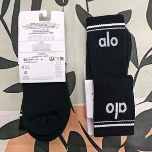 ALO Yoga Black and White Athletic Socks